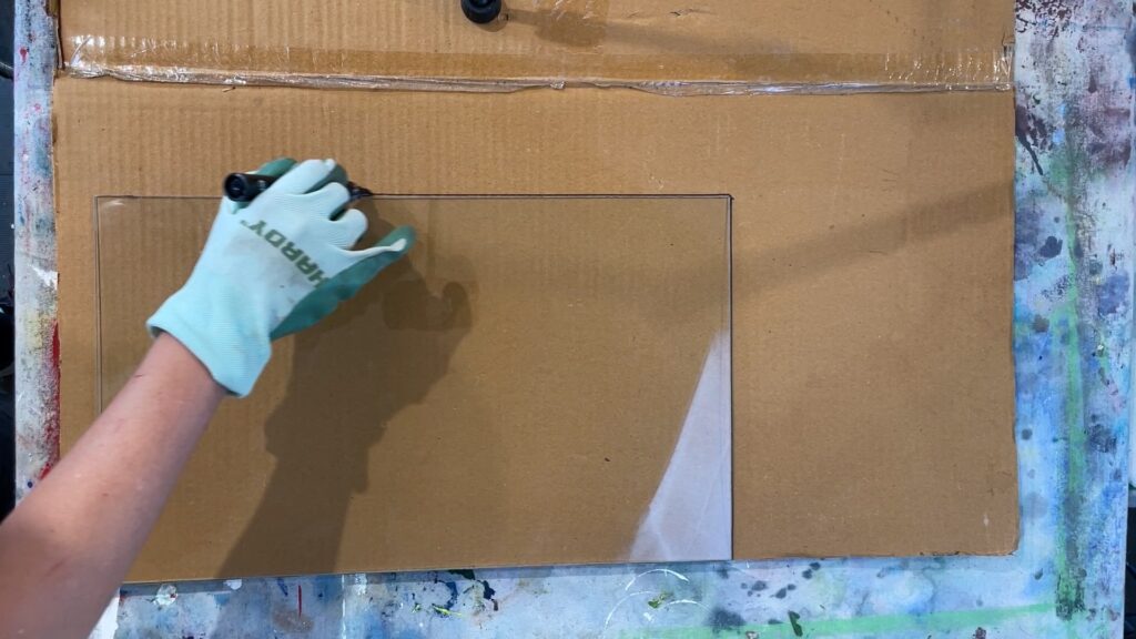 how to get correct size cut of cardboard for glass palette